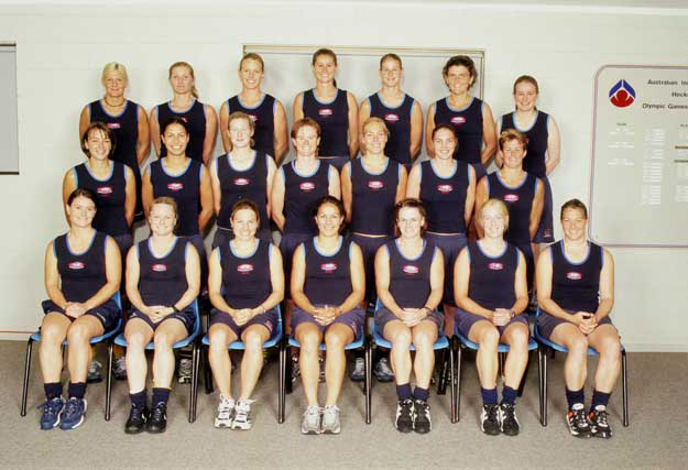 AIS Hockey program women team photo 2002