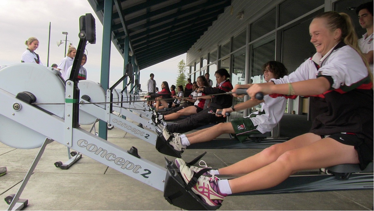 Rowing-Students-on-indoor-rowing-machines.jpg