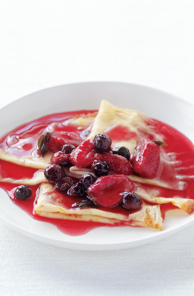French-crepes-with-berries.jpg