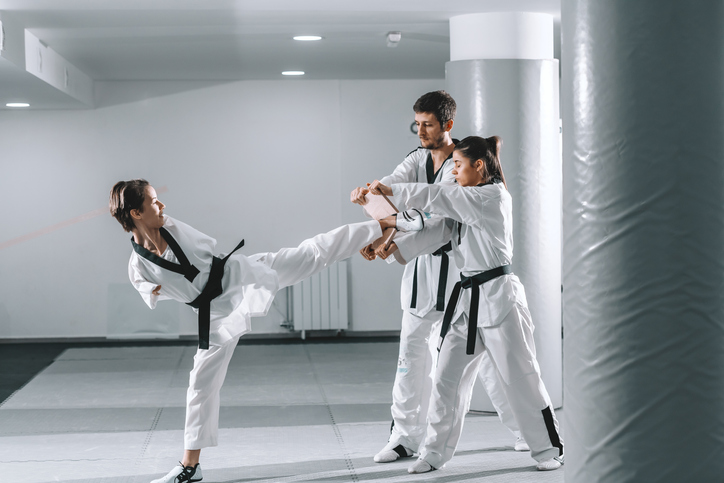 C4S-image-Para karate athlete kicking a board