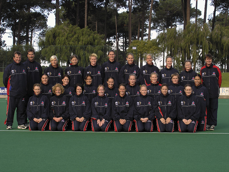 AIS Gymnastics program women team photo 2004