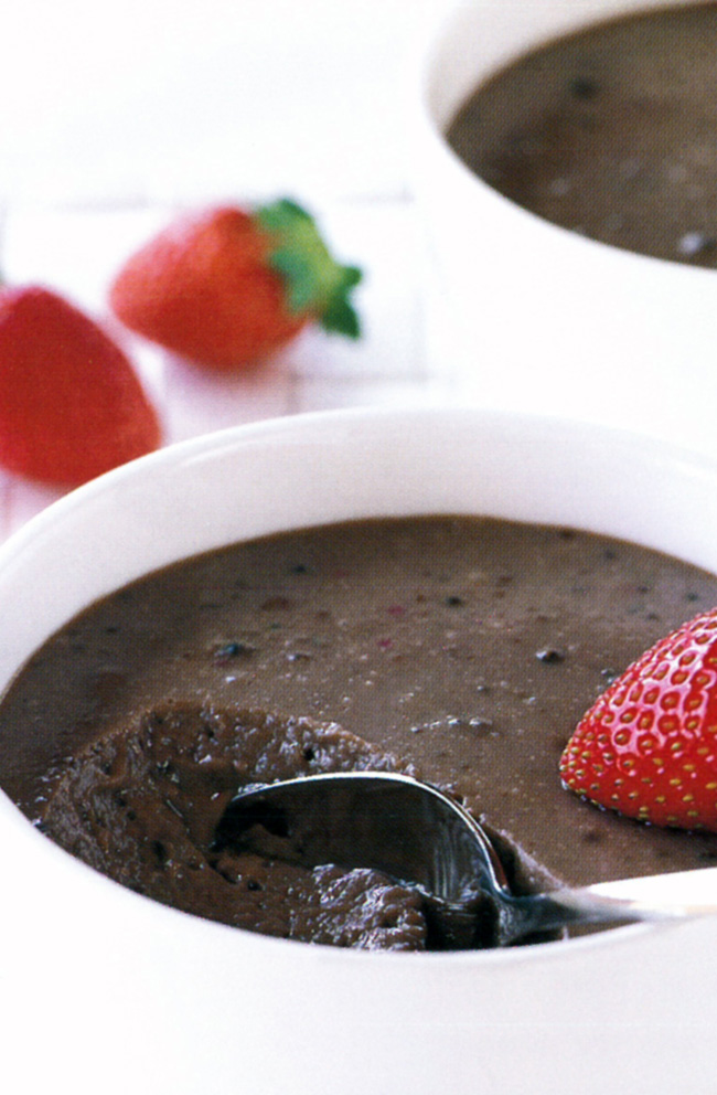 HINT:For a special garnish, use a vegetable peeler to make chocolate shavings from a block of NESTLE PLAISTOWE Dark Cooking Chocolate, and sprinkle them over the mousse