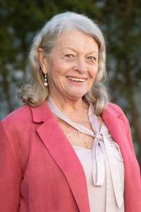 Lynne Anderson Portrait 2025