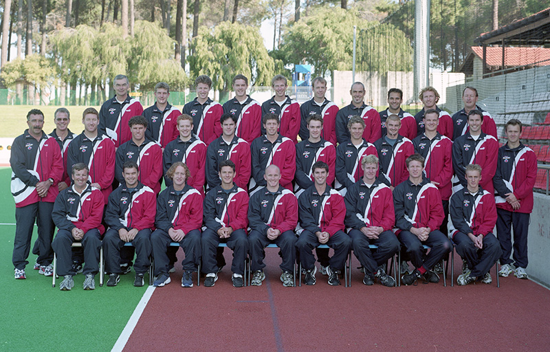 AIS Hockey program men team photo 2000