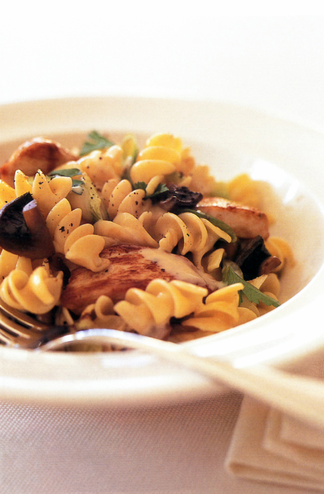 HINT: Use wholemeal pasta if you want to increase your fibre intake. Serve with salad for an extra vitamin boost or add more vegetables to the sauce to make a complete meal