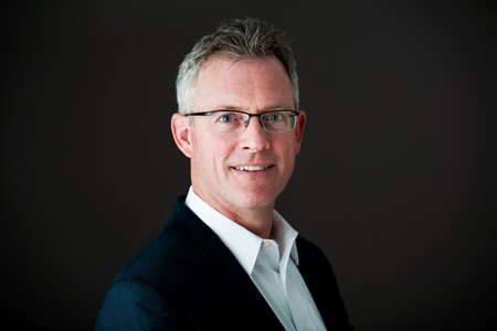 Dr David Martin