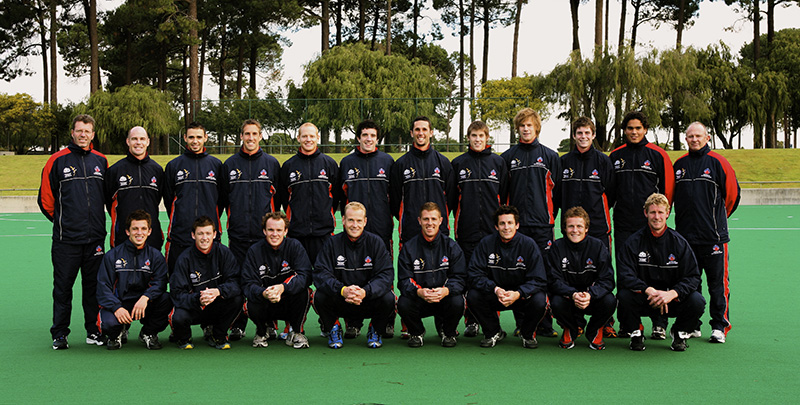 AIS Hockey program men team photo 2006
