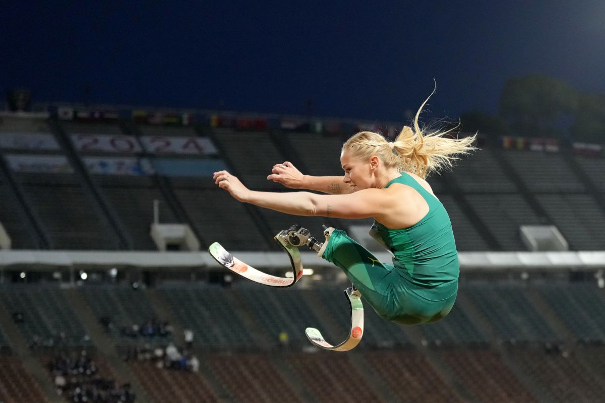 Vanessa Low competing in the T63 long jump.