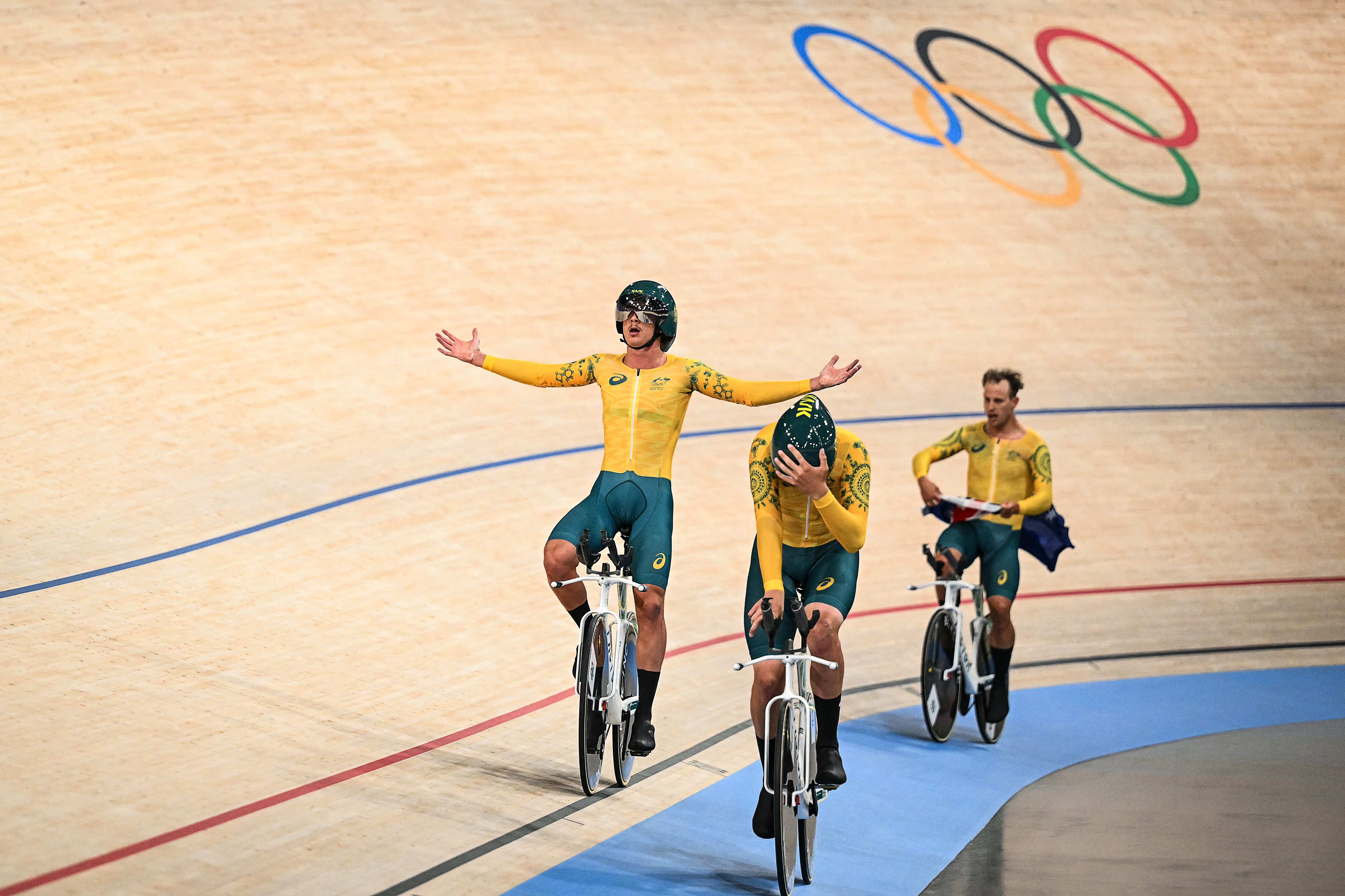 team-pursuit_GettyImages-2165229187-1-1.jpg