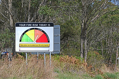 Bush fire warning sign showing extreme fire risk