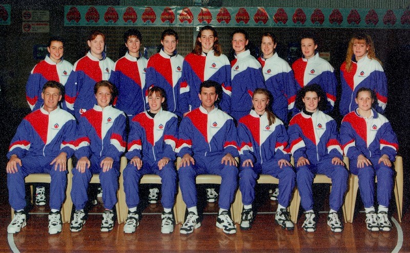 AIS Basketball program women's team photo 1994