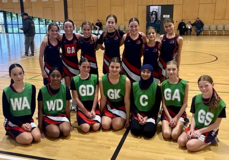 Image of Fawkner Netball Club players on the court