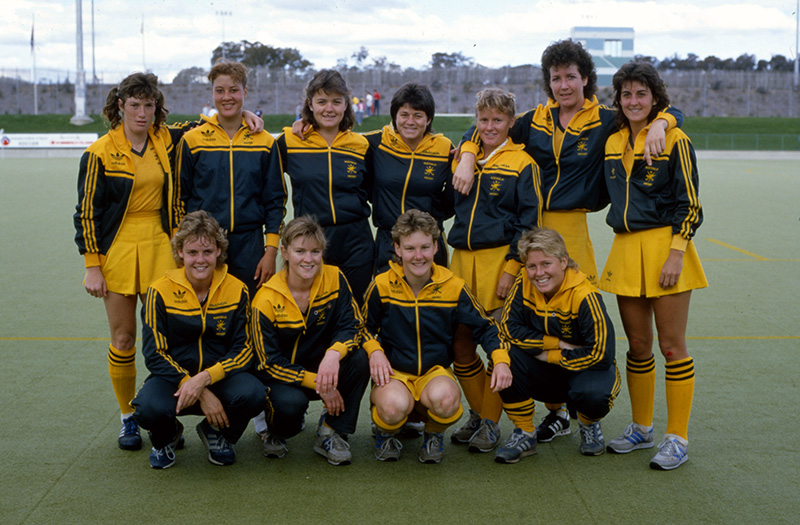 AIS Hockey program women team photo 1985