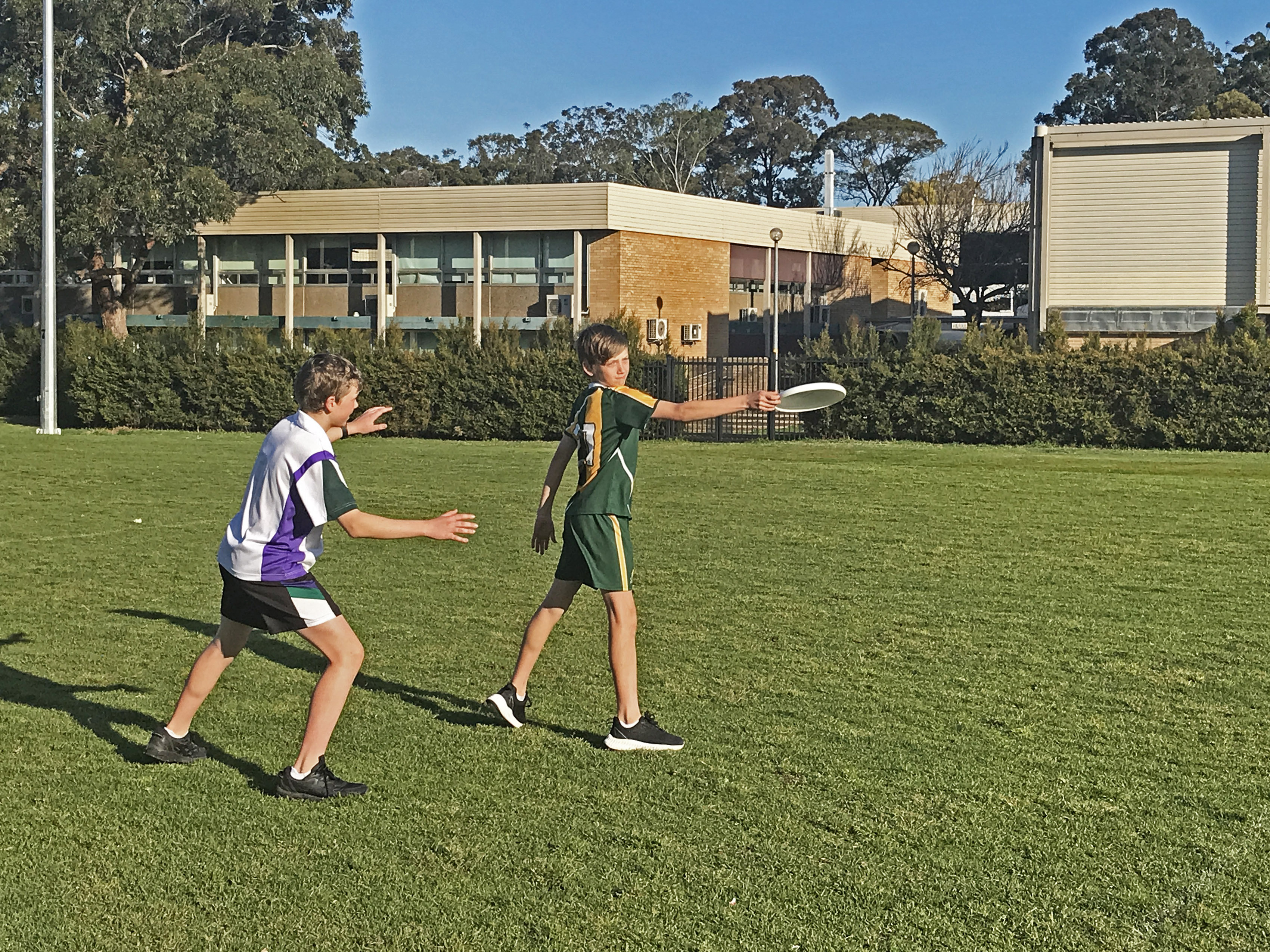 Sporting Schools - Students playing Ultimate frisbee