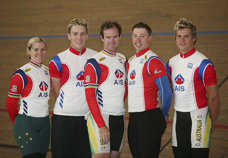 AIS Cycling team photo track sprint from 2006
