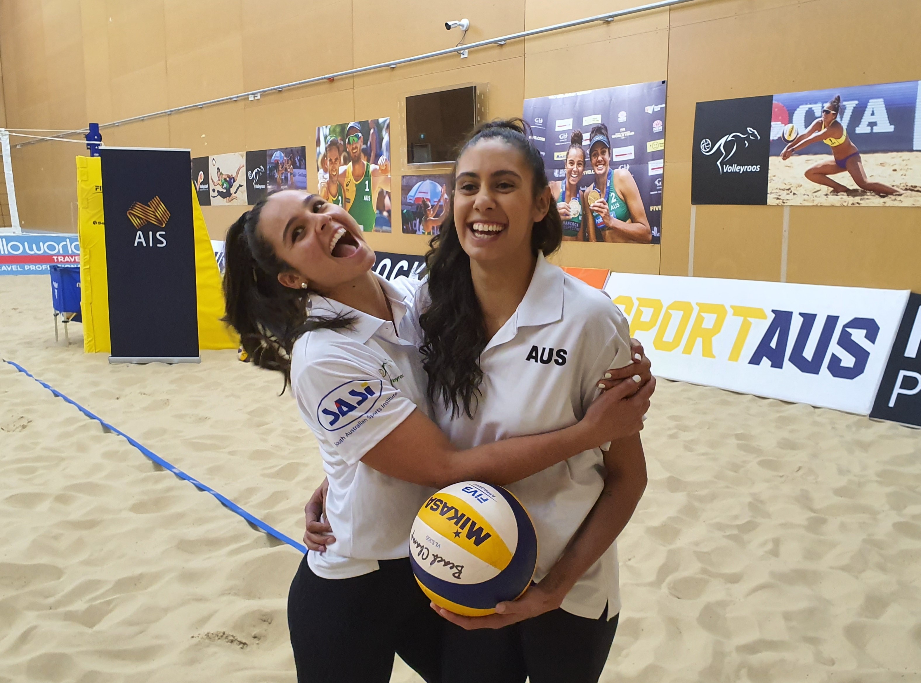 Mariafe Artacho del Solar (left) and Taliqua Clancy (right)