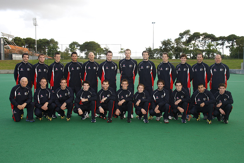 AIS Hockey program men team photo 2010