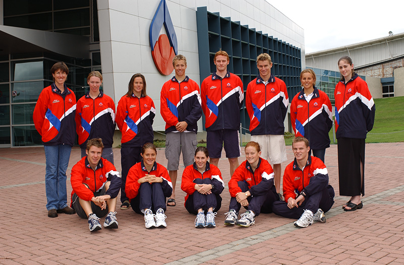 AIS Triathlon team photo from 2002