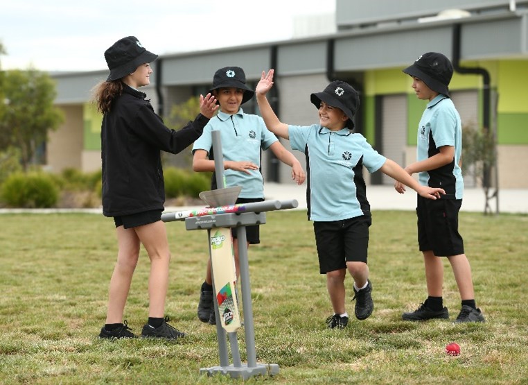 Sporting Schools is an Australian Government initiative designed to help schools to increase children's participation in sport, and to connect them with community sporting opportunities.