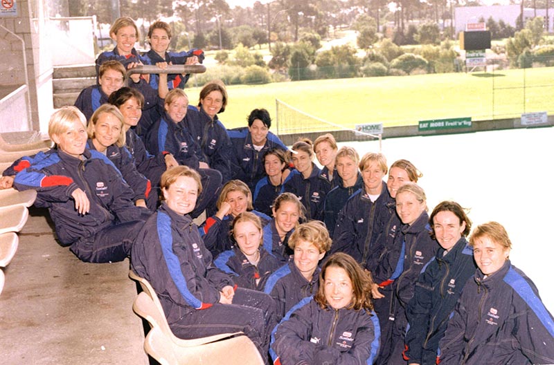 AIS Hockey program women team photo 1999