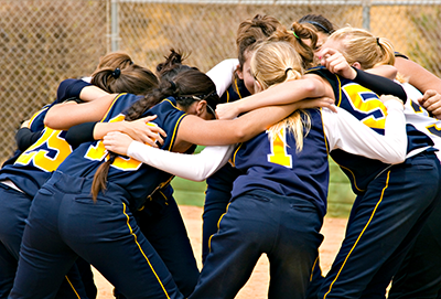 C4S-image-iStock-a group of girls in a group hub