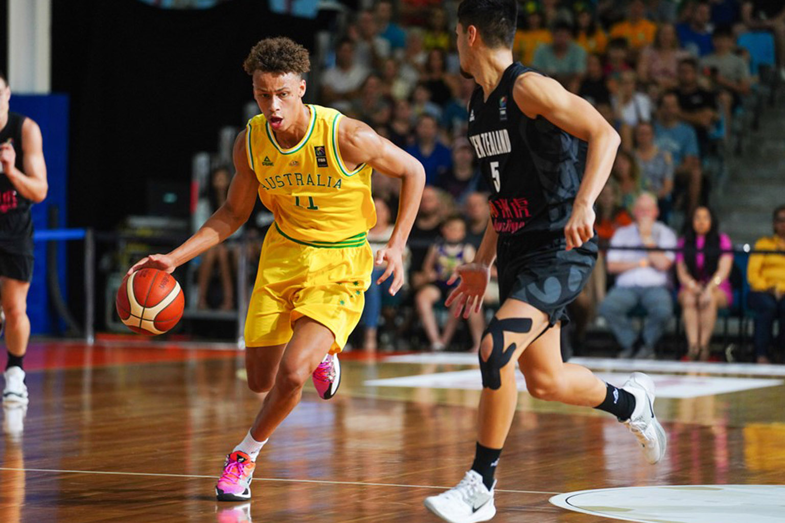 Dyson Daniels plays basketball for Australia