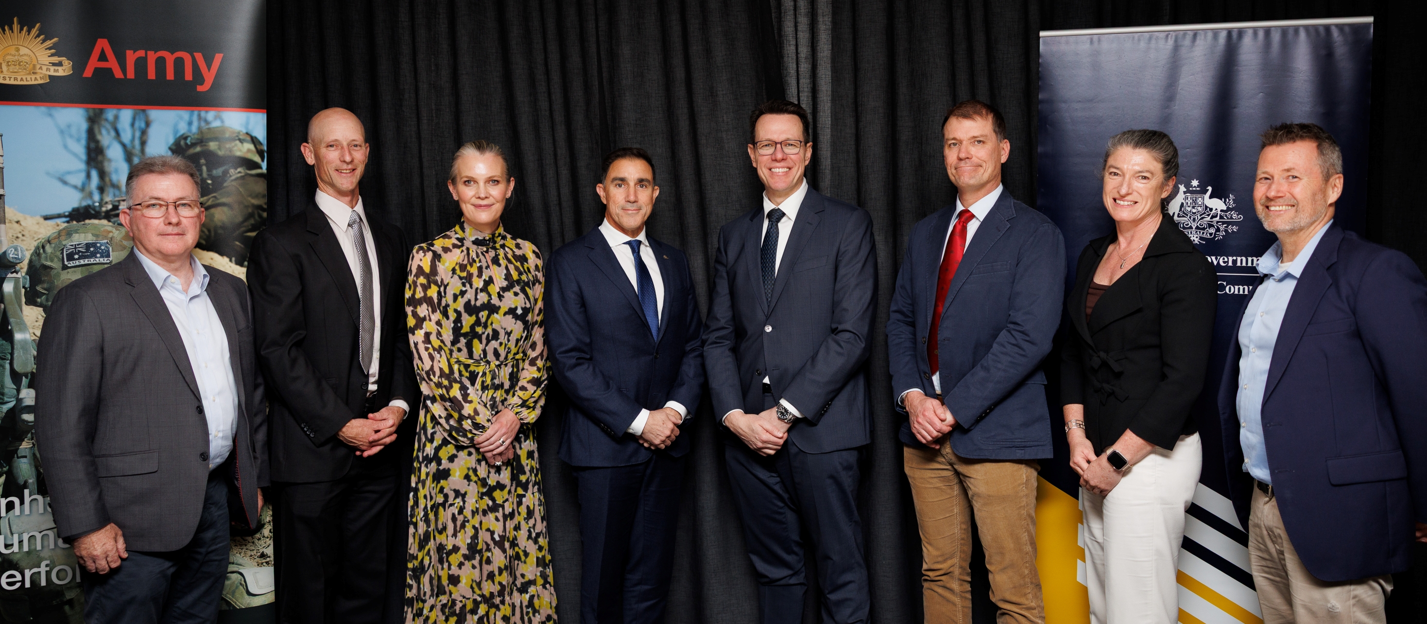 Leaders from the ASC and Department of Defence (Army) standing together